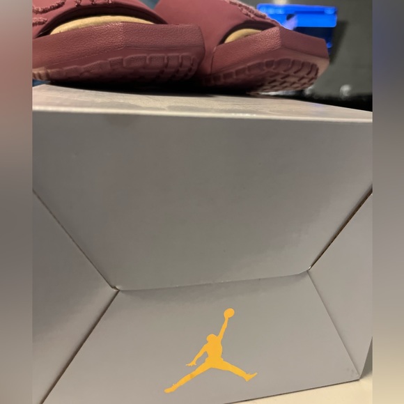 Jordan Slides - Picture 3 of 9